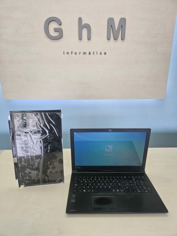 Portátil Toshiba Satellite Pro R50 cambio de pantalla